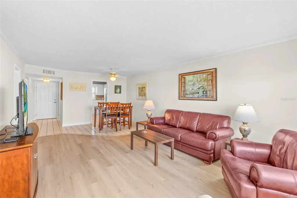 4775 Cove Cir Circle N St Petersburg FL 33708