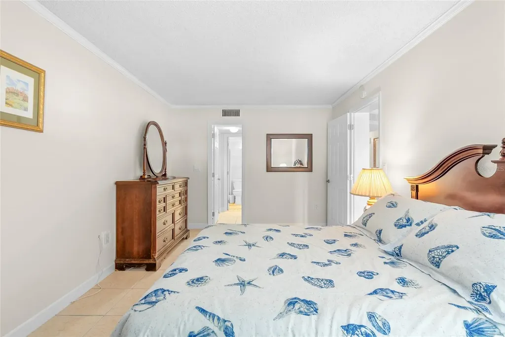 4775 Cove Cir Circle N St Petersburg FL 33708