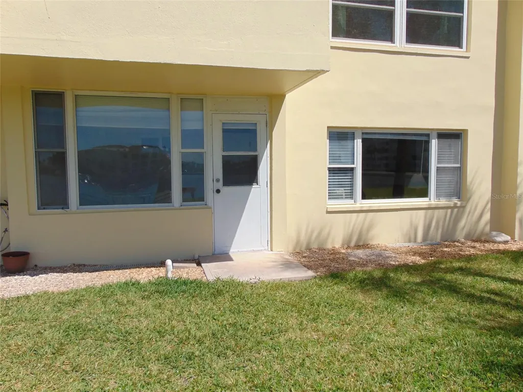4775 Cove Cir Circle N St Petersburg FL 33708