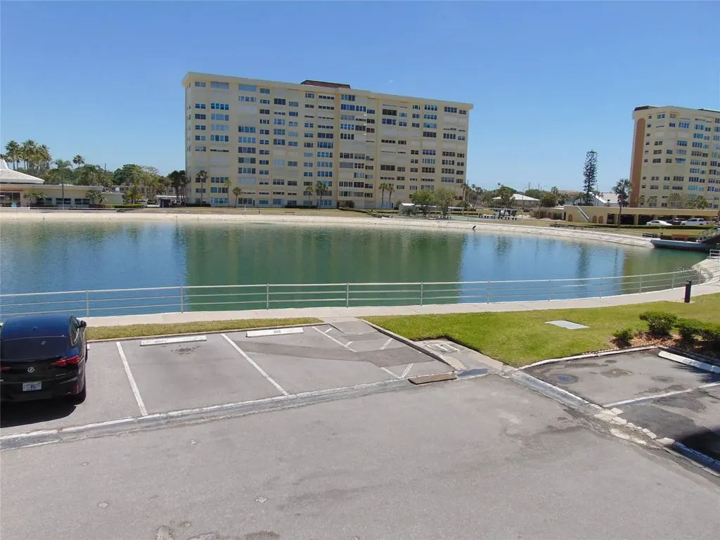 4775 Cove Cir Circle N St Petersburg FL 33708