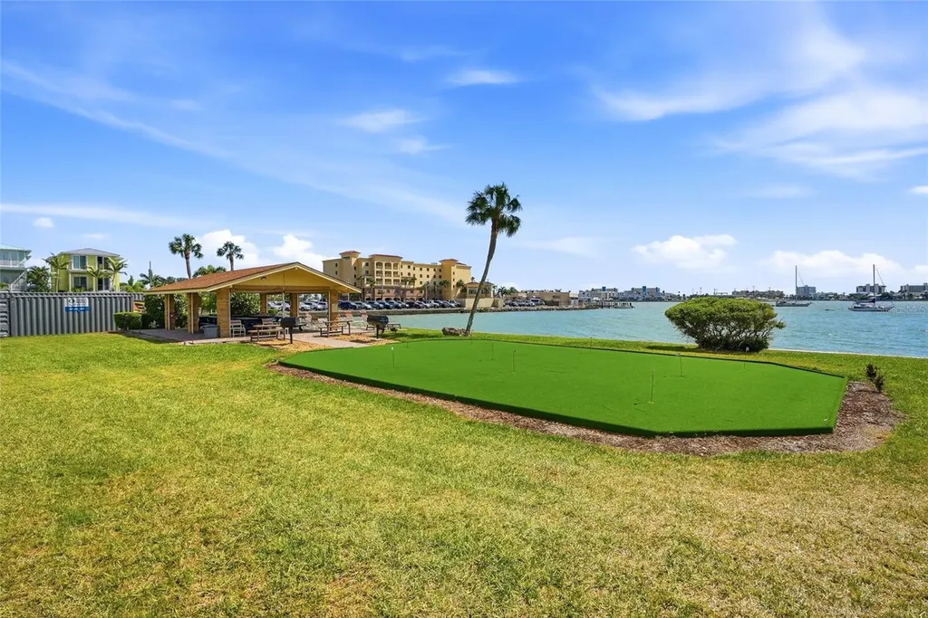 4775 Cove Cir Circle N St Petersburg FL 33708