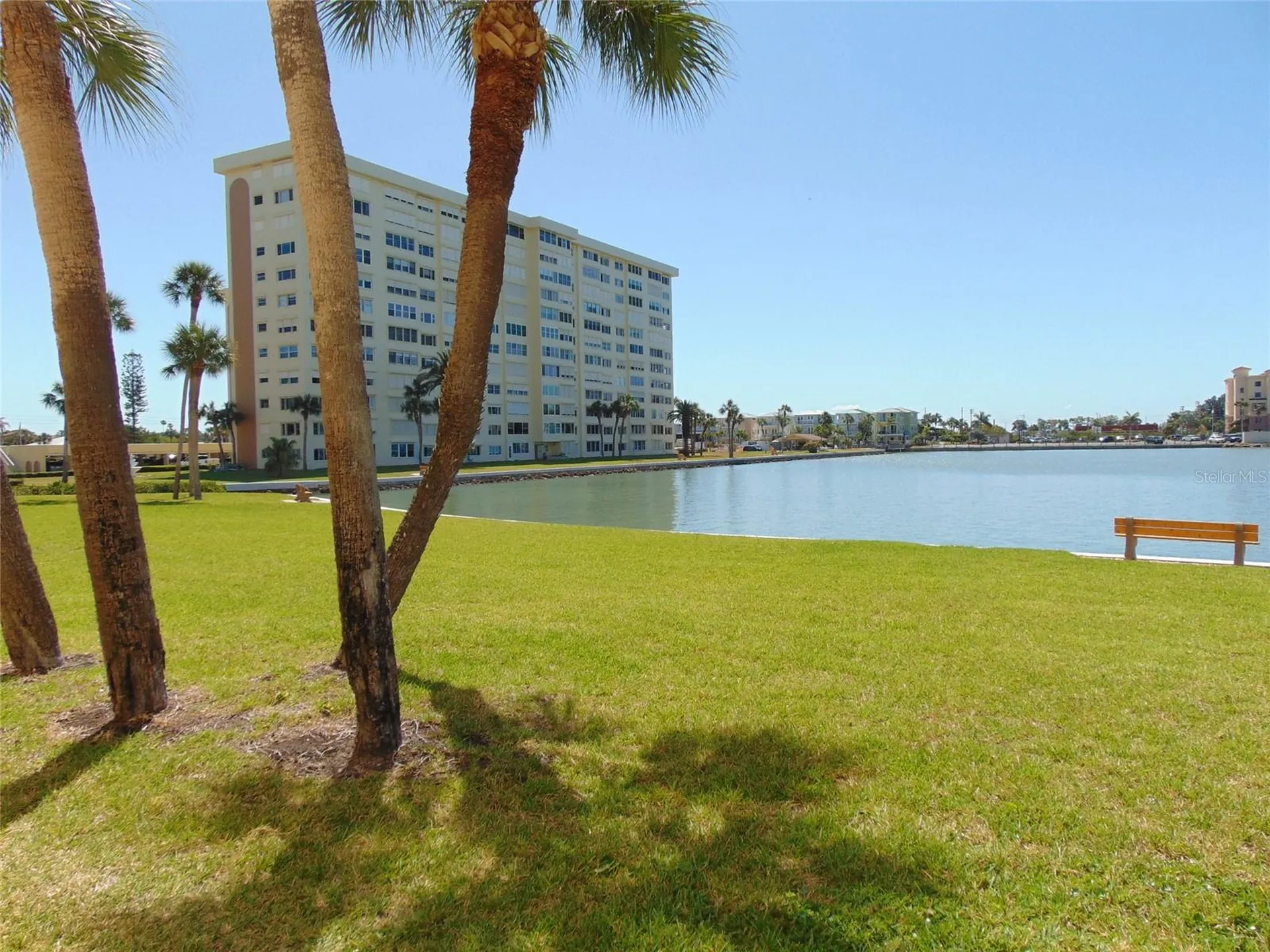 4775 Cove Cir Circle N St Petersburg FL 33708
