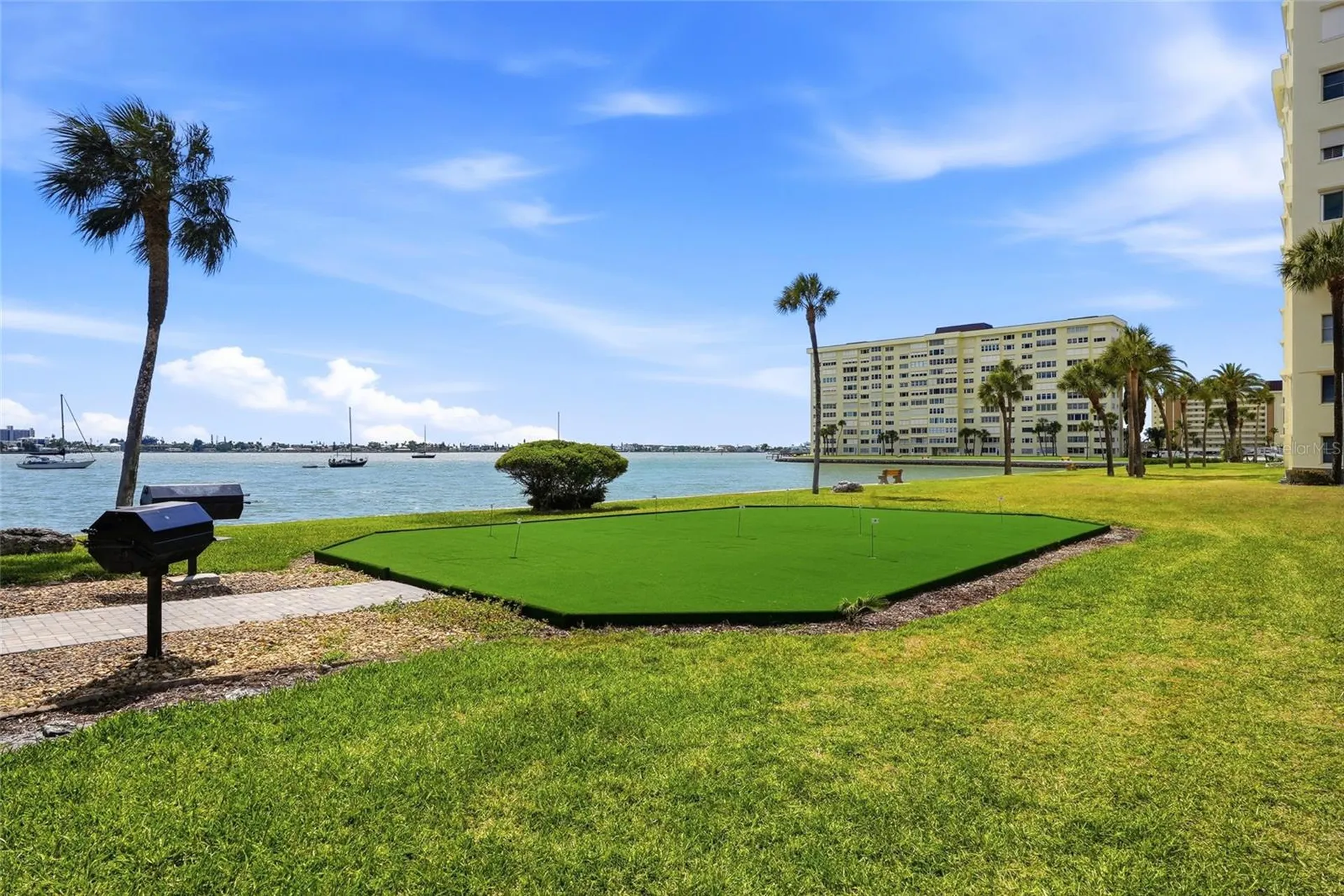 4775 Cove Cir Circle N St Petersburg FL 33708