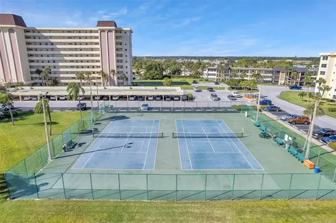 4775 Cove Cir Circle N St Petersburg FL 33708