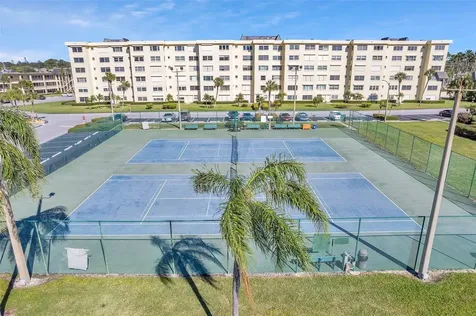 4775 Cove Cir Circle N St Petersburg FL 33708