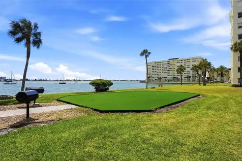 4775 Cove Cir Circle N St Petersburg FL 33708