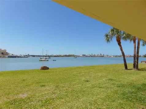 4775 Cove Cir Circle N St Petersburg FL 33708