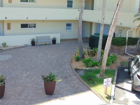 4775 Cove Cir Circle N St Petersburg FL 33708