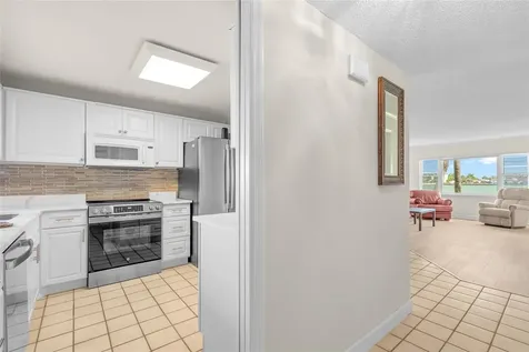4775 Cove Cir Circle N St Petersburg FL 33708