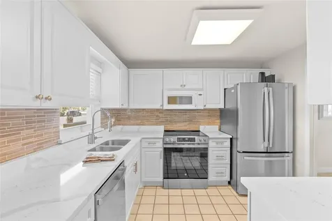 4775 Cove Cir Circle N St Petersburg FL 33708