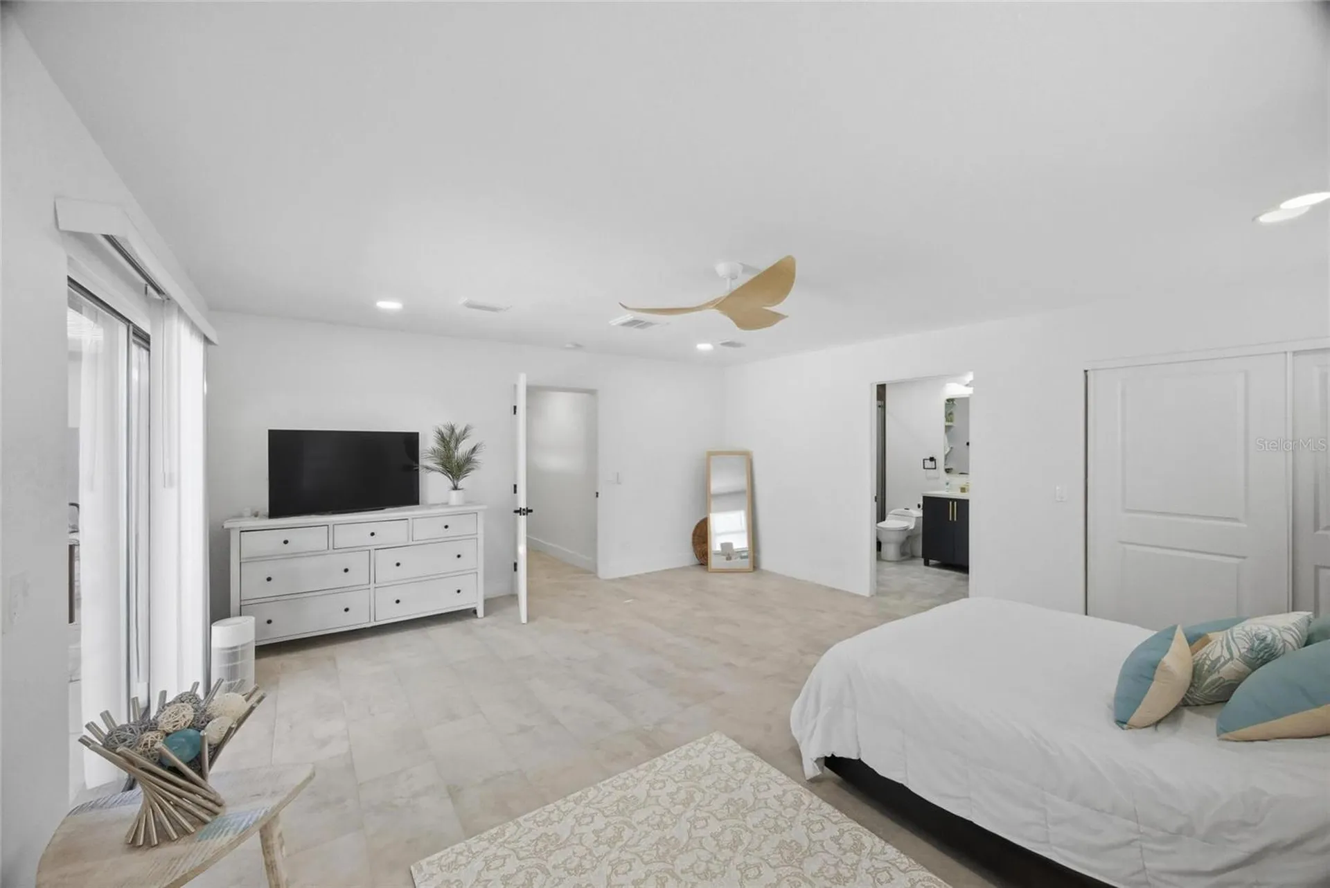 4014 W Rogers Avenue Tampa FL 33611