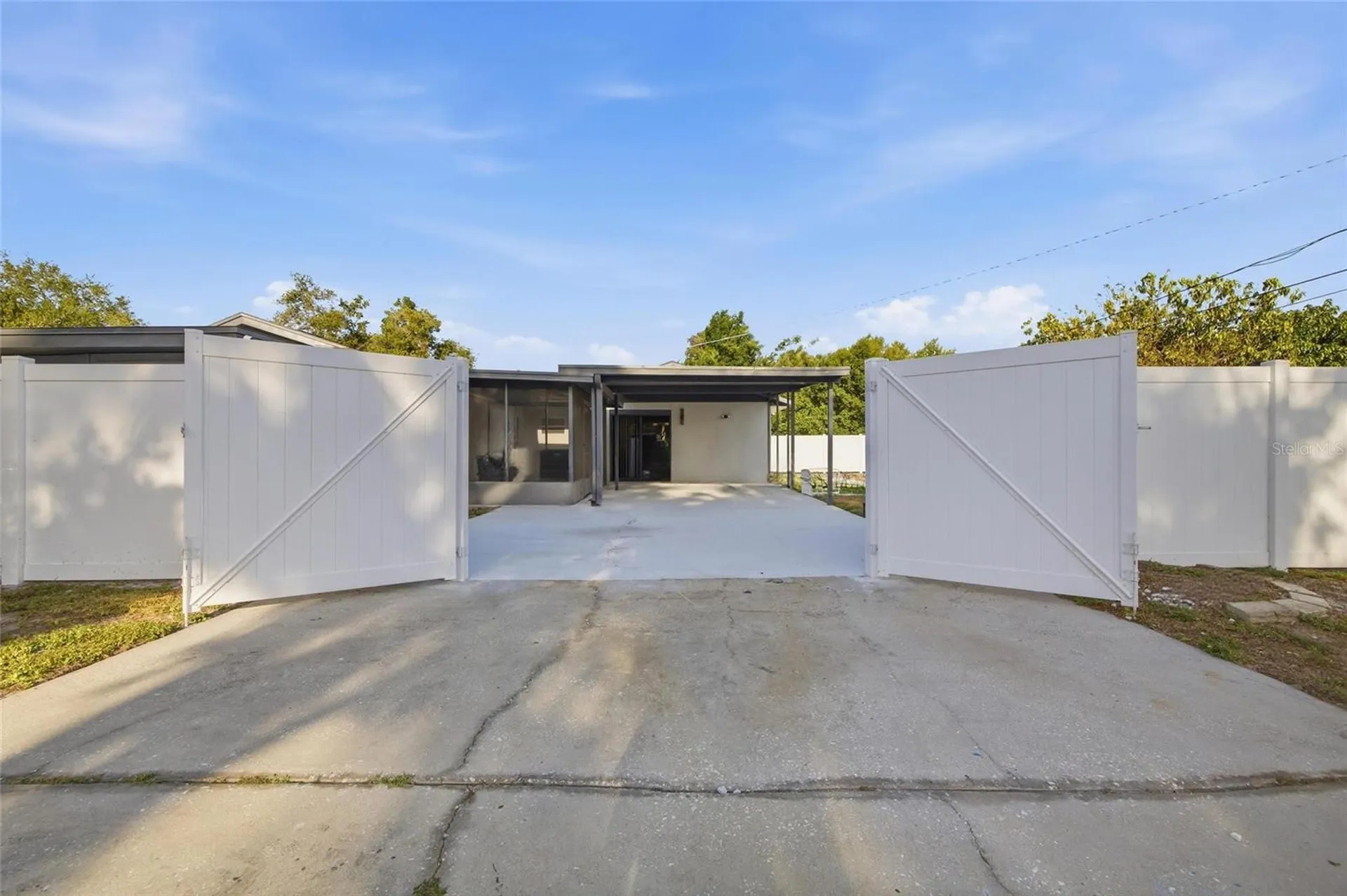4014 W Rogers Avenue Tampa FL 33611