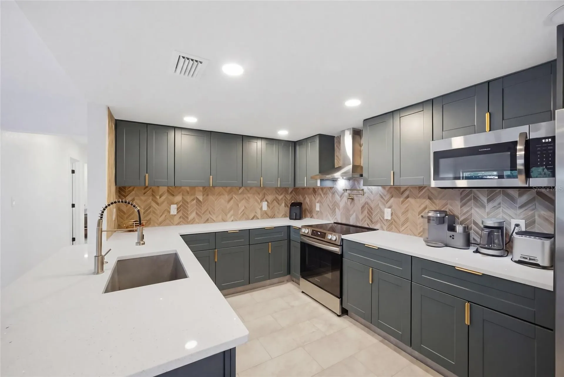 4014 W Rogers Avenue Tampa FL 33611
