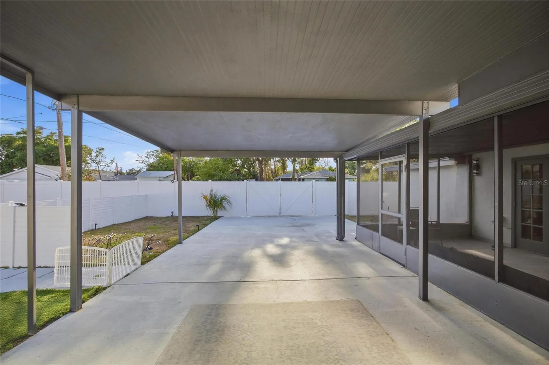 4014 W Rogers Avenue Tampa FL 33611