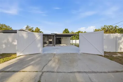 4014 W Rogers Avenue Tampa FL 33611