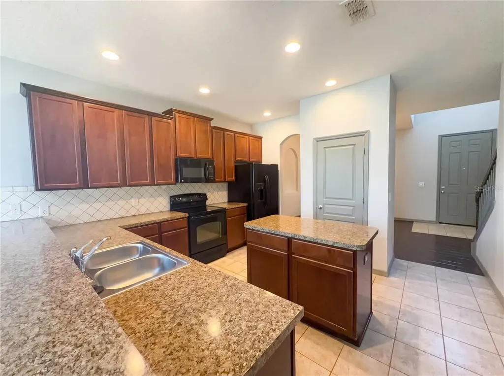 4644 Doral Park Avenue Kissimmee FL 34758