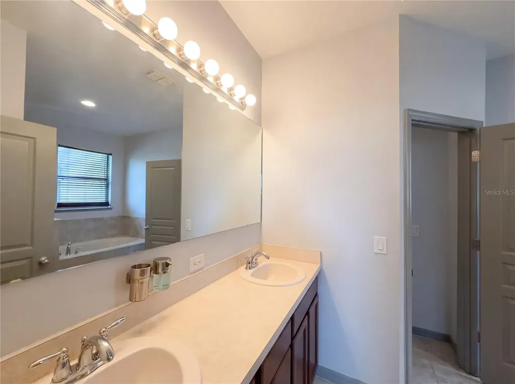 4644 Doral Park Avenue Kissimmee FL 34758