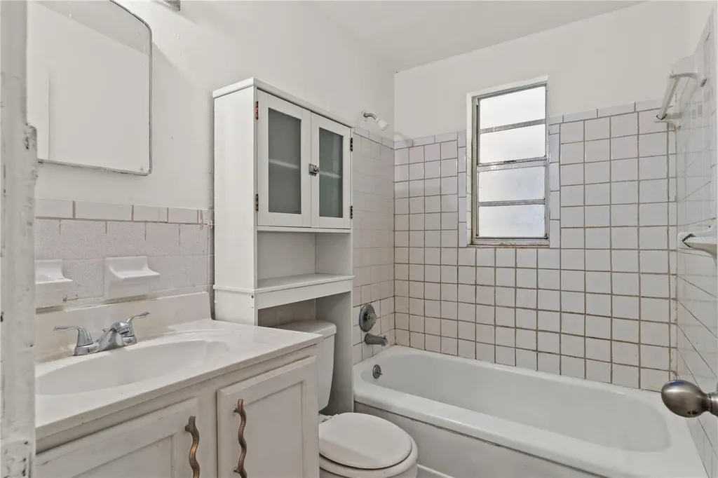 1421 14th Street E Bradenton FL 34208
