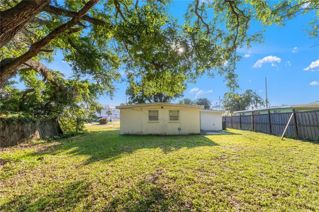 1421 14th Street E Bradenton FL 34208
