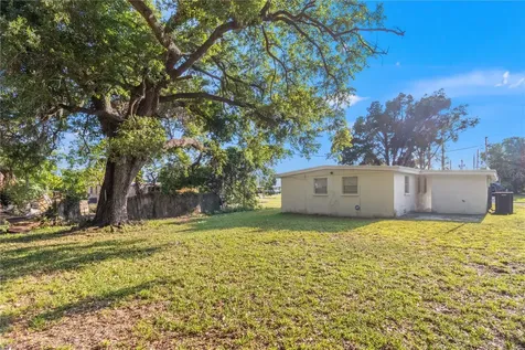 1421 14th Street E Bradenton FL 34208