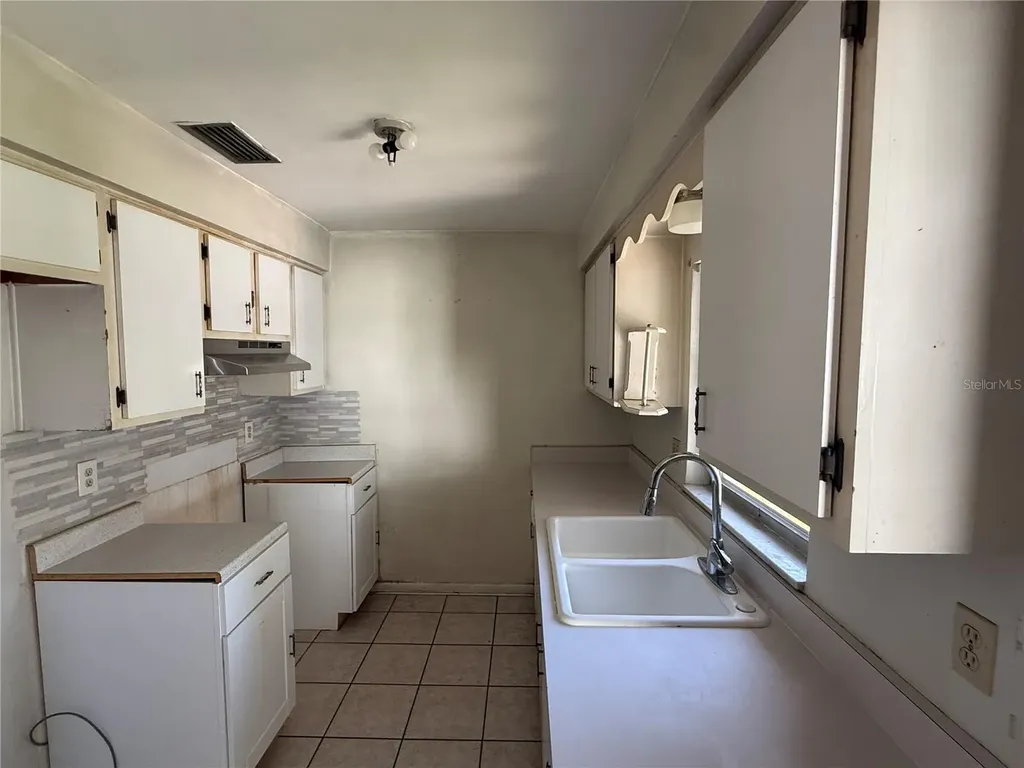 3802 E Esther Street Orlando FL 32812