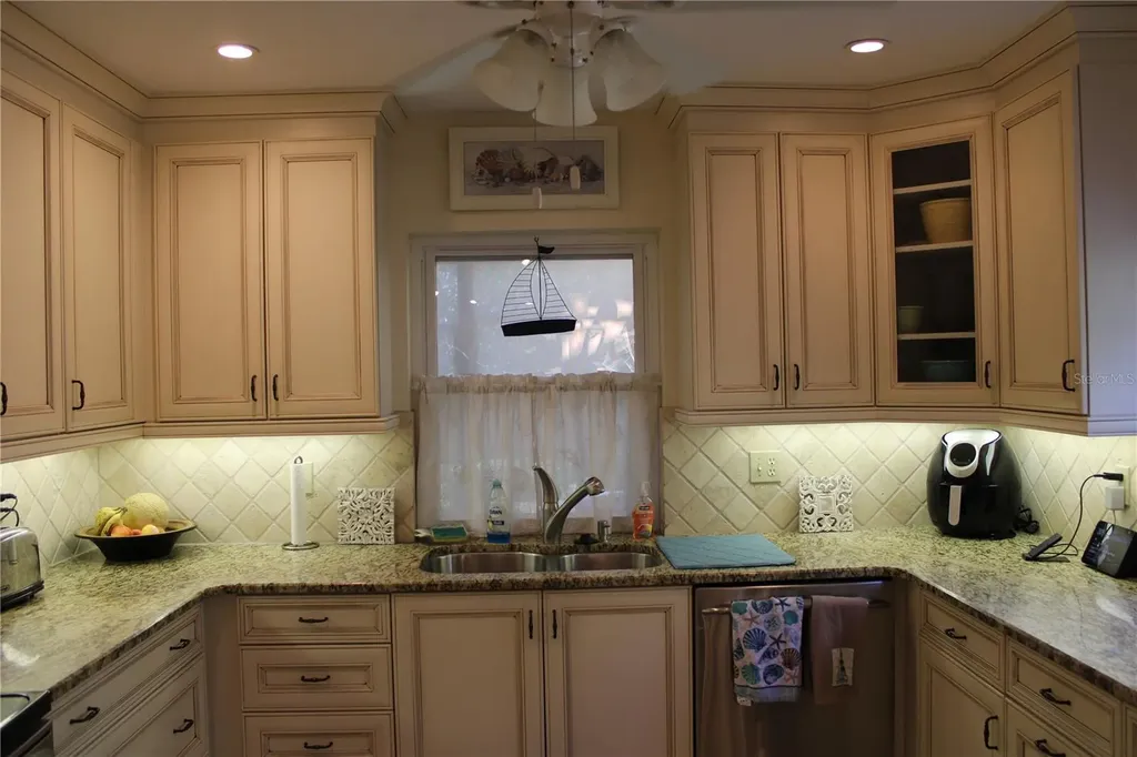 7909 4th Avenue W Bradenton FL 34209
