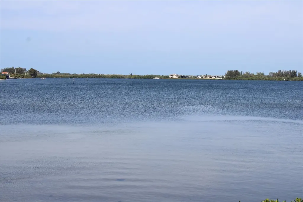 7909 4th Avenue W Bradenton FL 34209