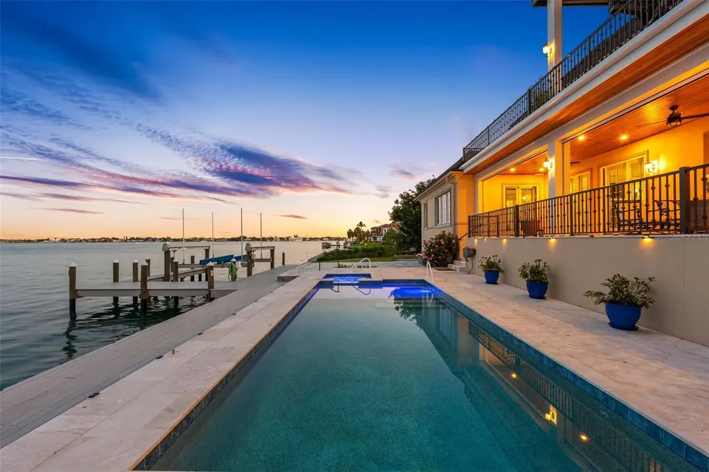 487 Meadow Lark Drive Sarasota FL 34236
