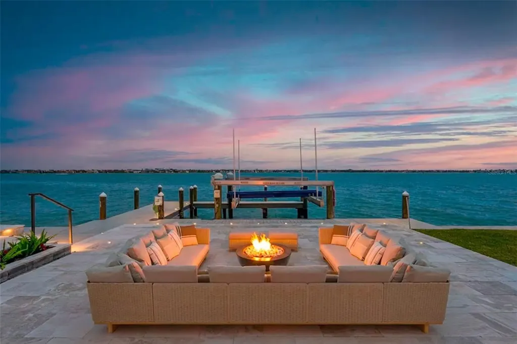 487 Meadow Lark Drive Sarasota FL 34236
