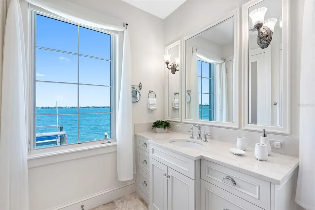 487 Meadow Lark Drive Sarasota FL 34236