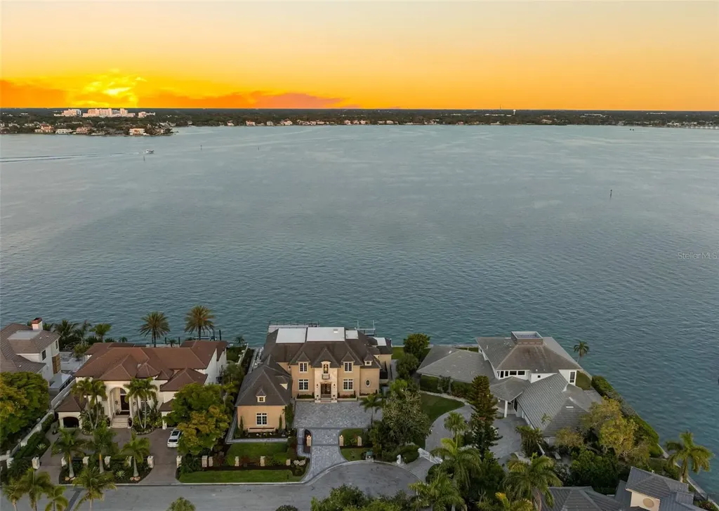 487 Meadow Lark Drive Sarasota FL 34236