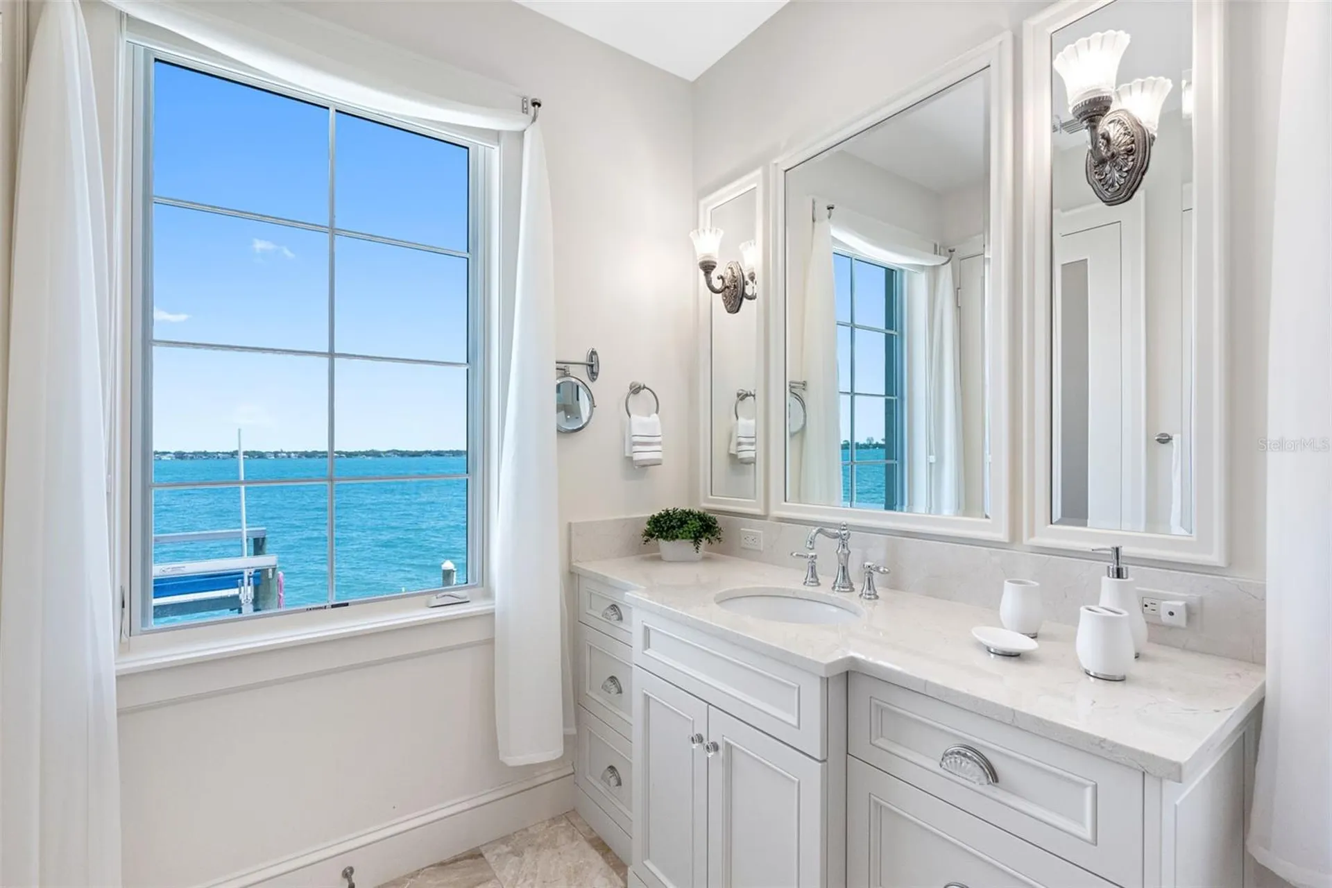 487 Meadow Lark Drive Sarasota FL 34236