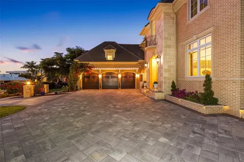 487 Meadow Lark Drive Sarasota FL 34236
