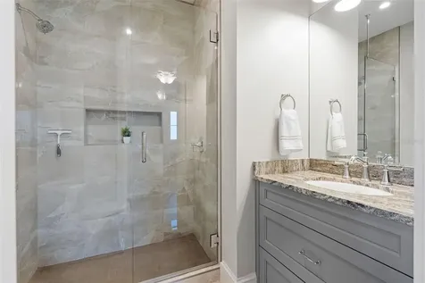 487 Meadow Lark Drive Sarasota FL 34236