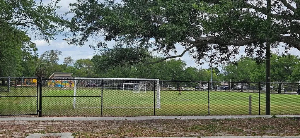 528 Wideview Avenue Tarpon Springs FL 34689