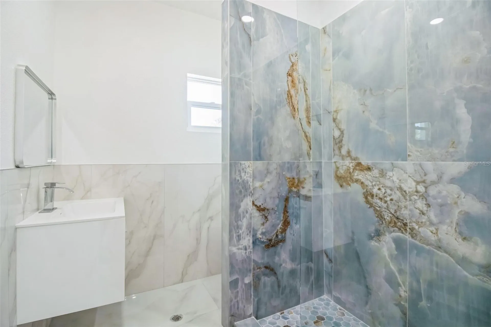 528 Wideview Avenue Tarpon Springs FL 34689