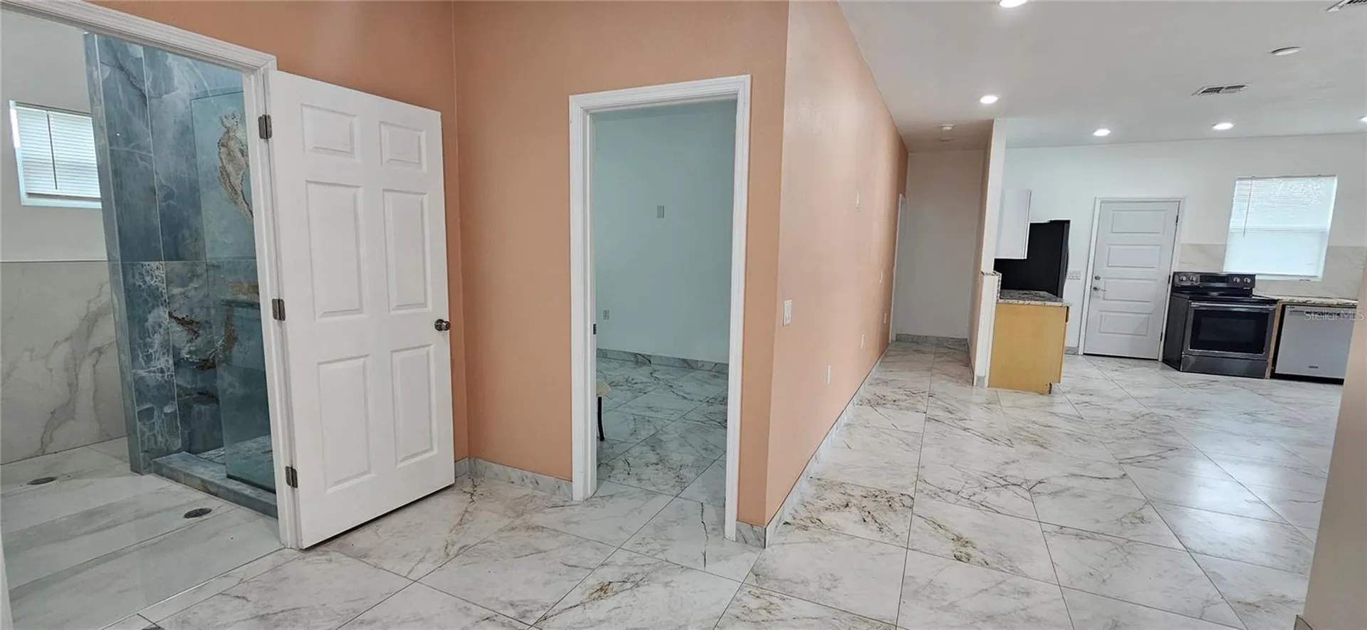 528 Wideview Avenue Tarpon Springs FL 34689