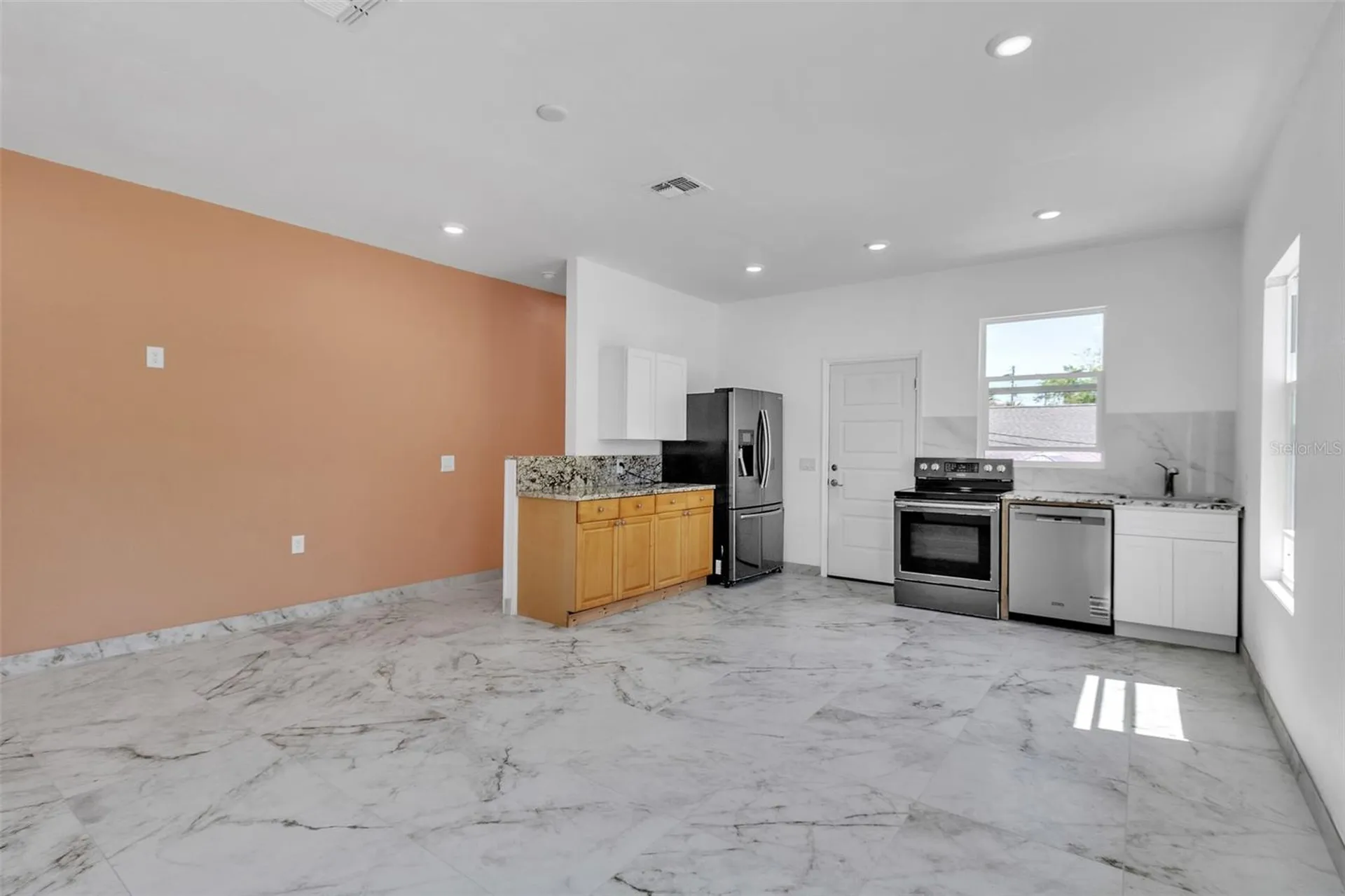 528 Wideview Avenue Tarpon Springs FL 34689