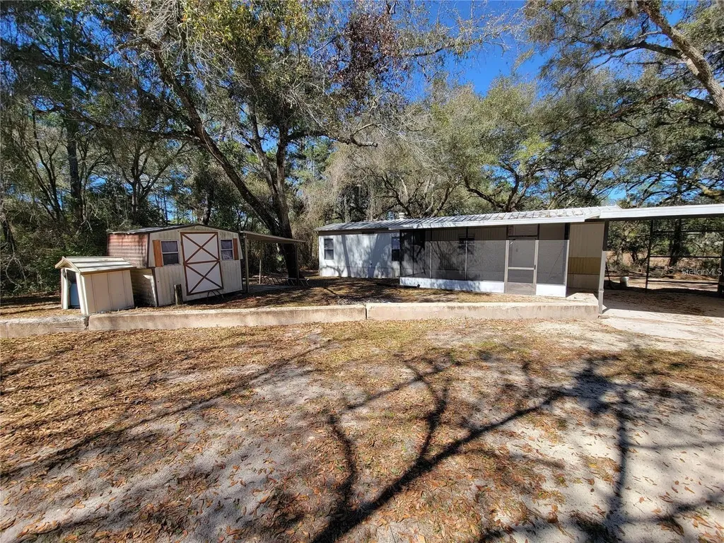 16625 NE 2nd Street Road Silver Springs FL 34488