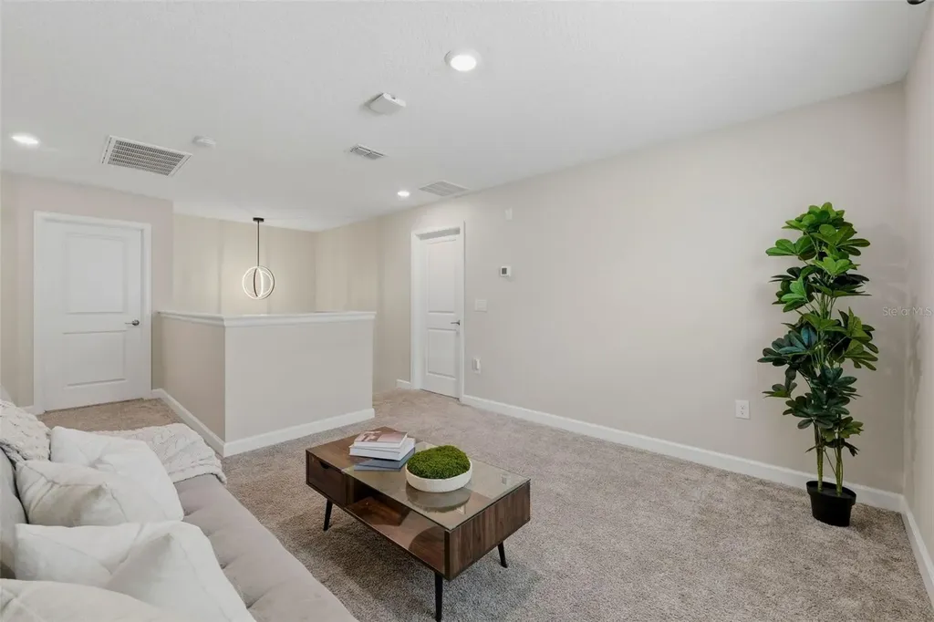 1099 Trappers Trail Loop Davenport FL 33896