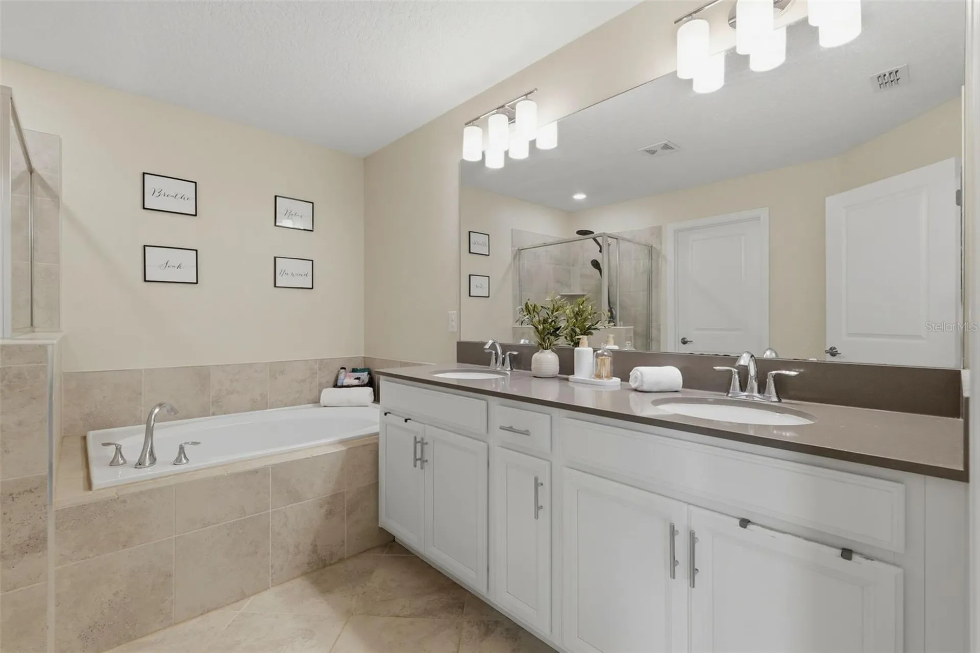 1099 Trappers Trail Loop Davenport FL 33896