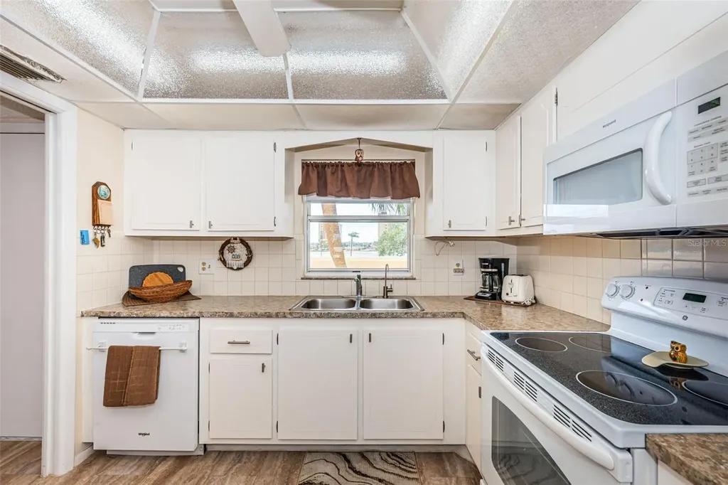 4725 Cove Circle St Petersburg FL 33708