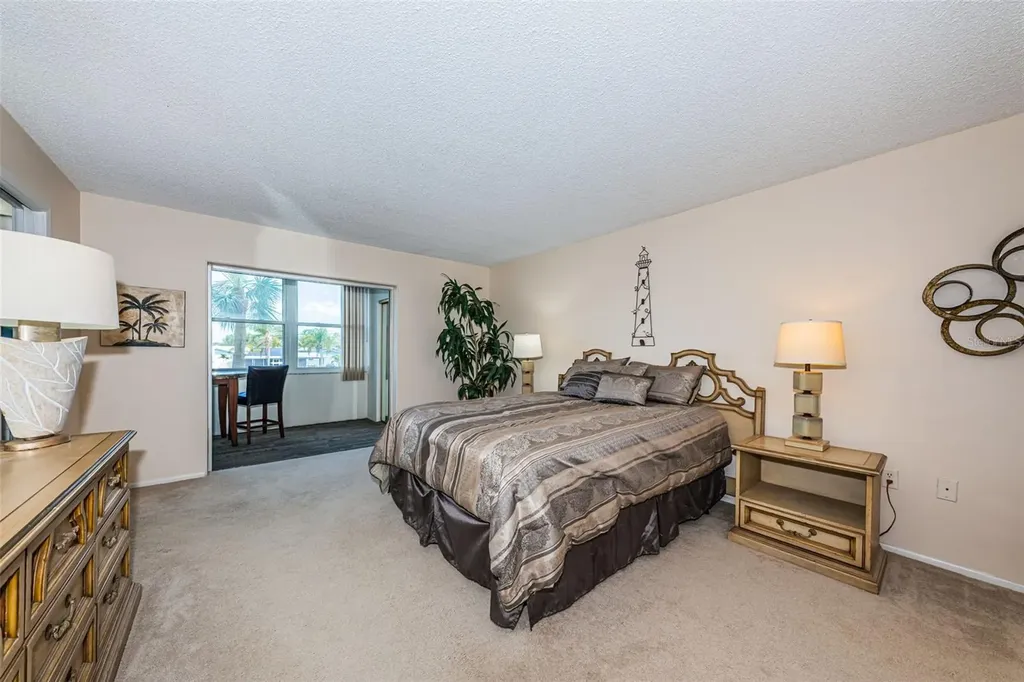 4725 Cove Circle St Petersburg FL 33708