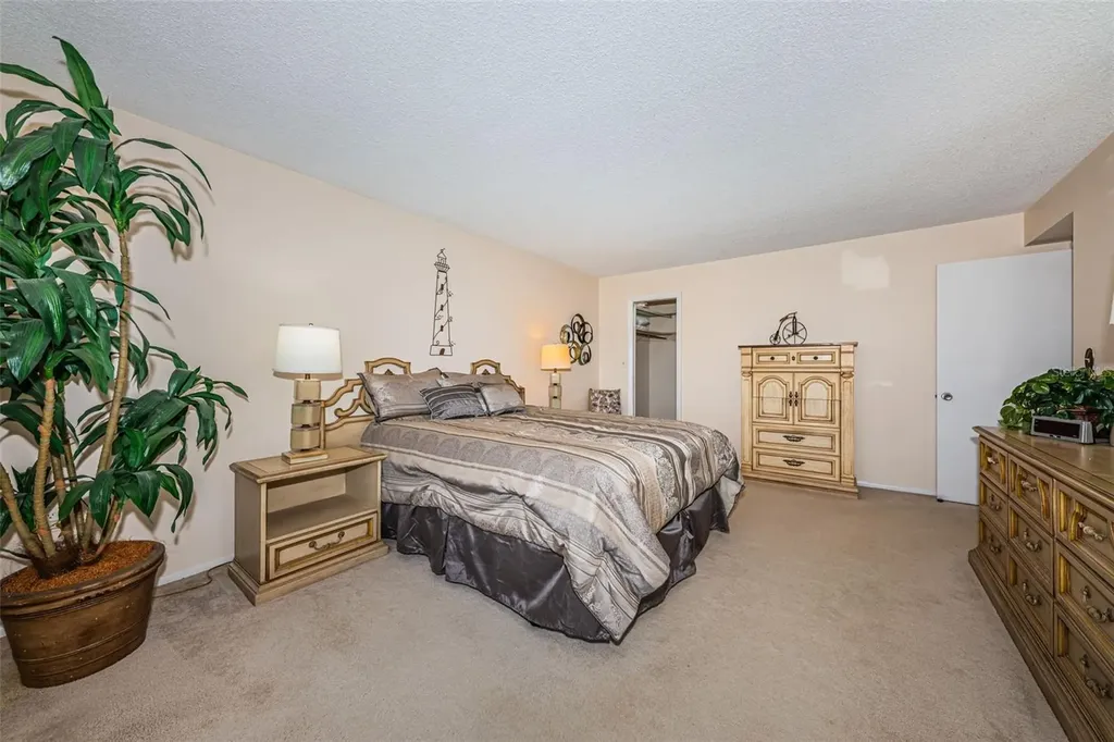 4725 Cove Circle St Petersburg FL 33708