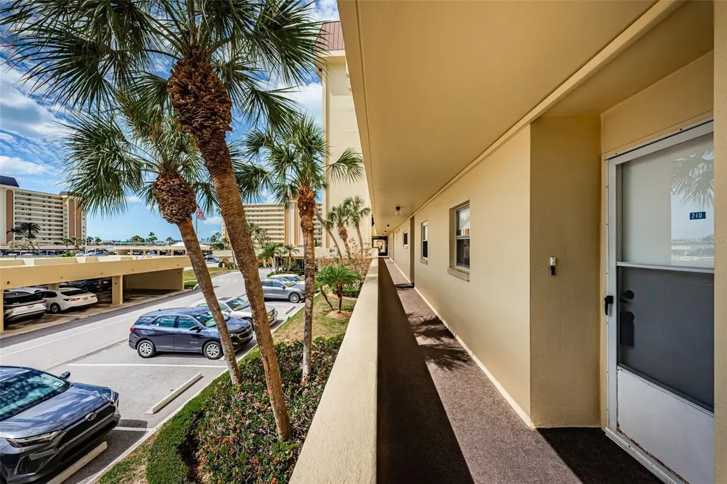4725 Cove Circle St Petersburg FL 33708
