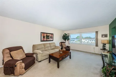 4725 Cove Circle St Petersburg FL 33708