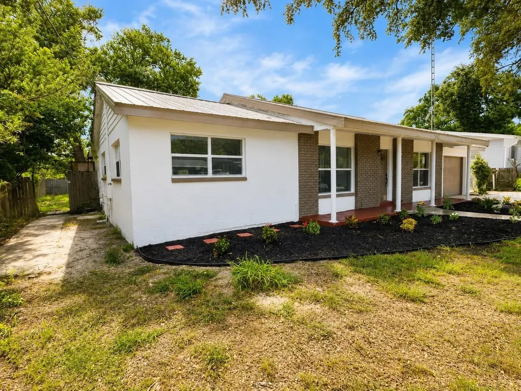 245 16th Street NE Winter Haven FL 33881