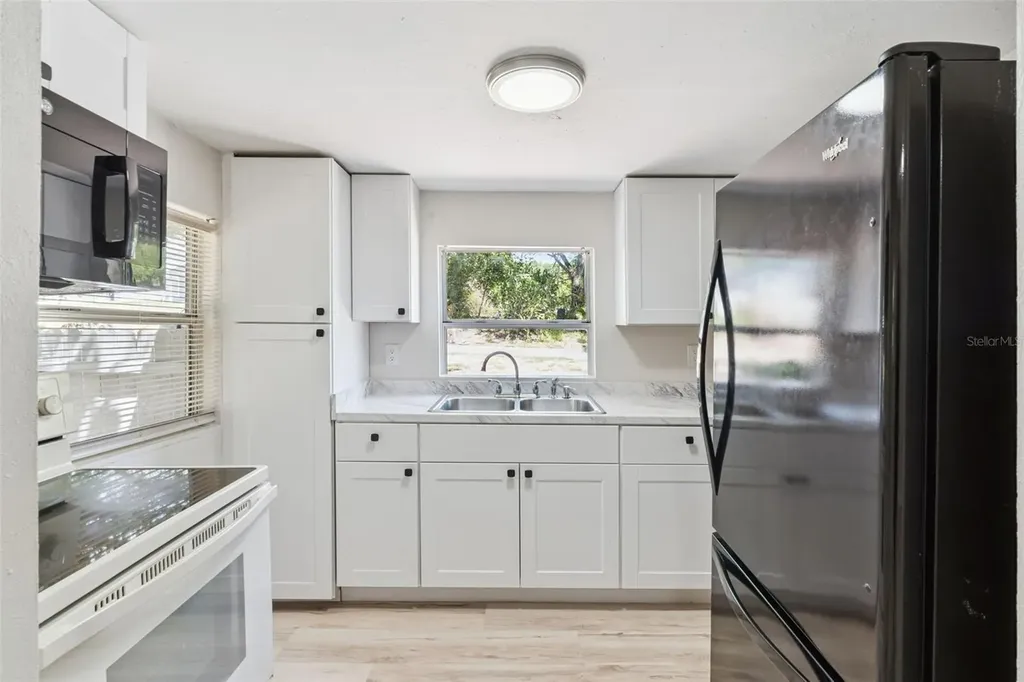 8 W Ella J Gilmore Street Apopka FL 32703