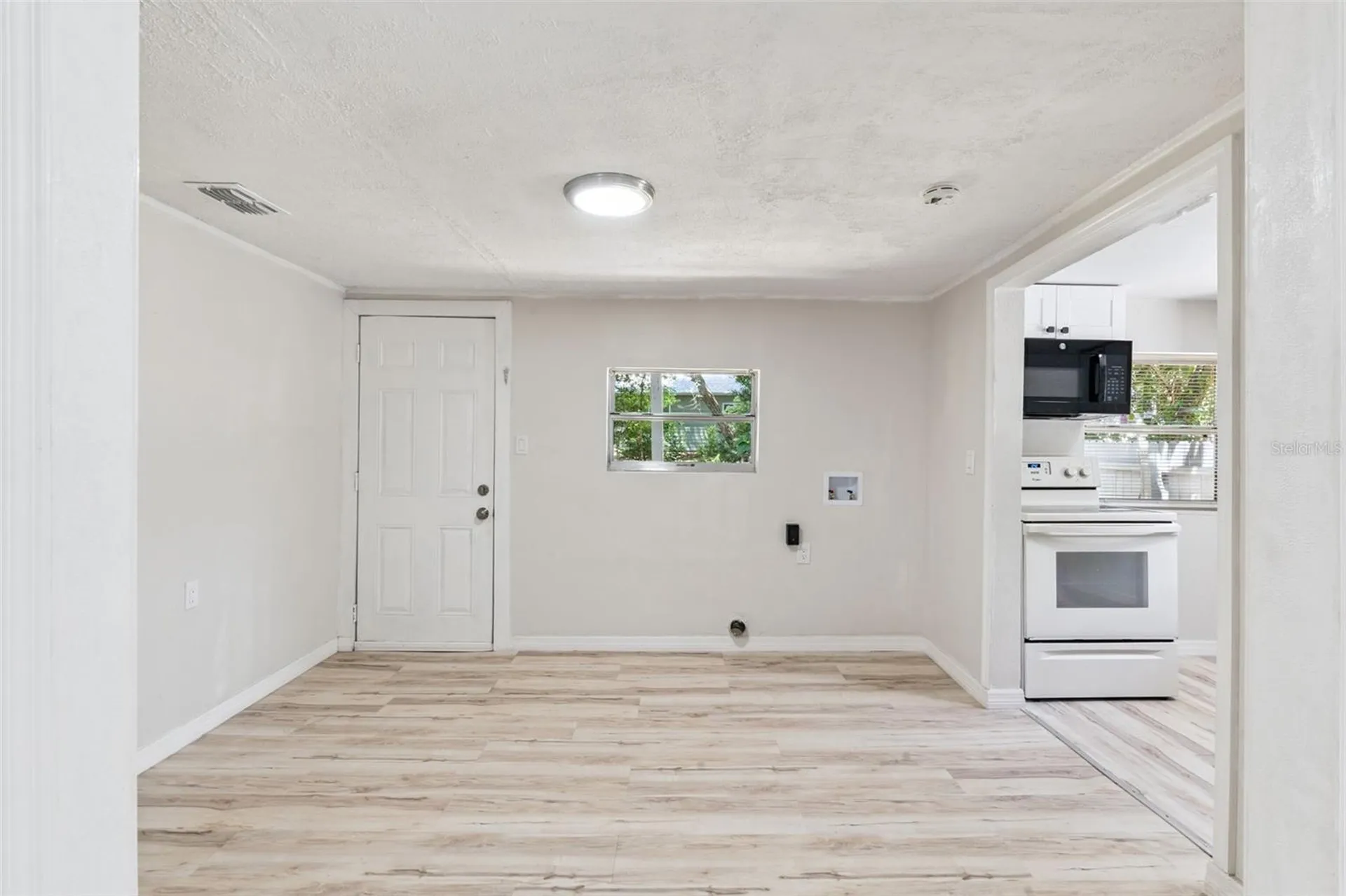 8 W Ella J Gilmore Street Apopka FL 32703