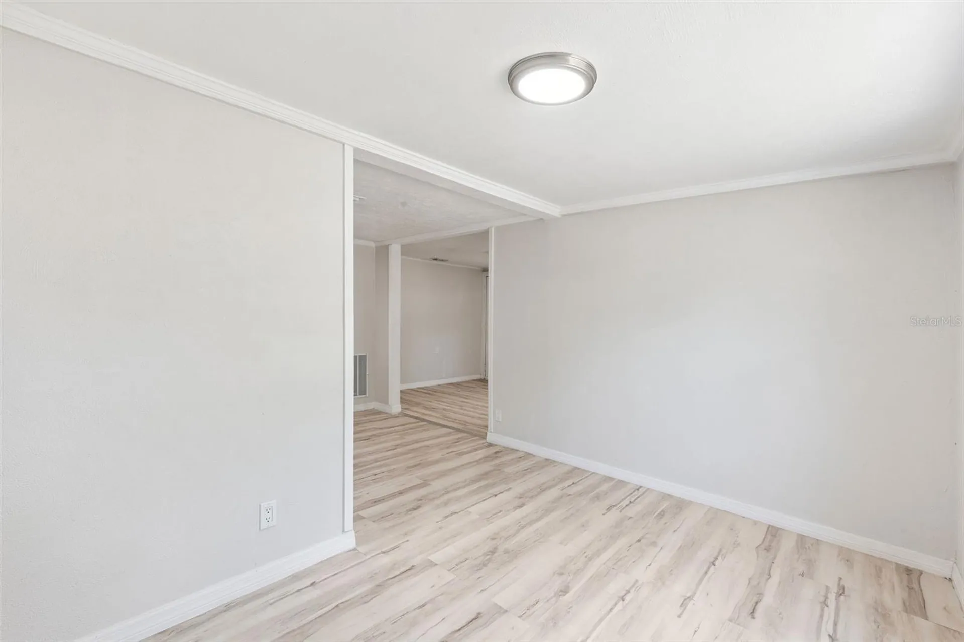 8 W Ella J Gilmore Street Apopka FL 32703